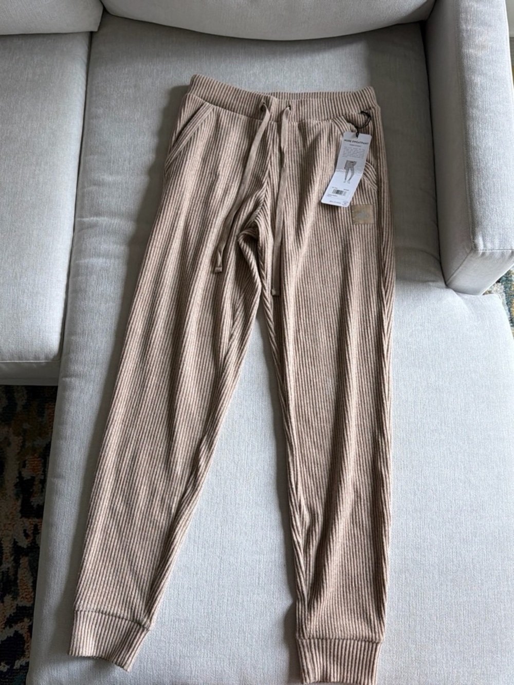 ALO Yoga Woman’s Ribbed Joggers in Beige NWT